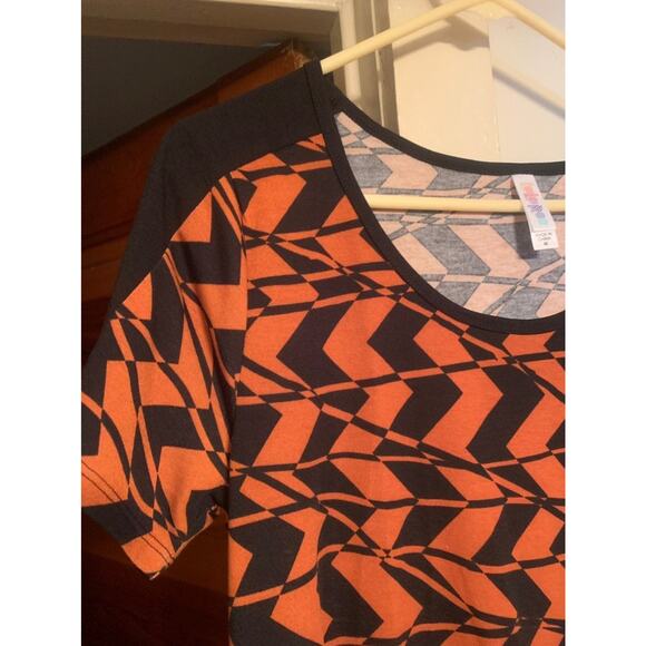 LuLaRoe Classic T Medium Black & Burnt Orange NWT Halloween Colors - Picture 4 of 5